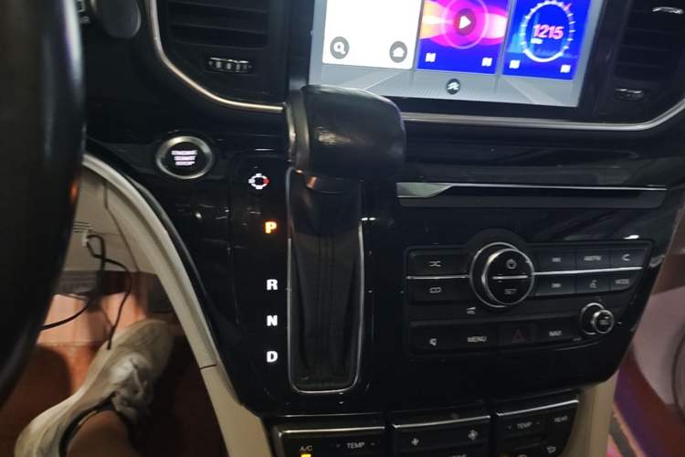 Used GAC Trumpchi M8 2018 320T Luxury Edition Gear Lever