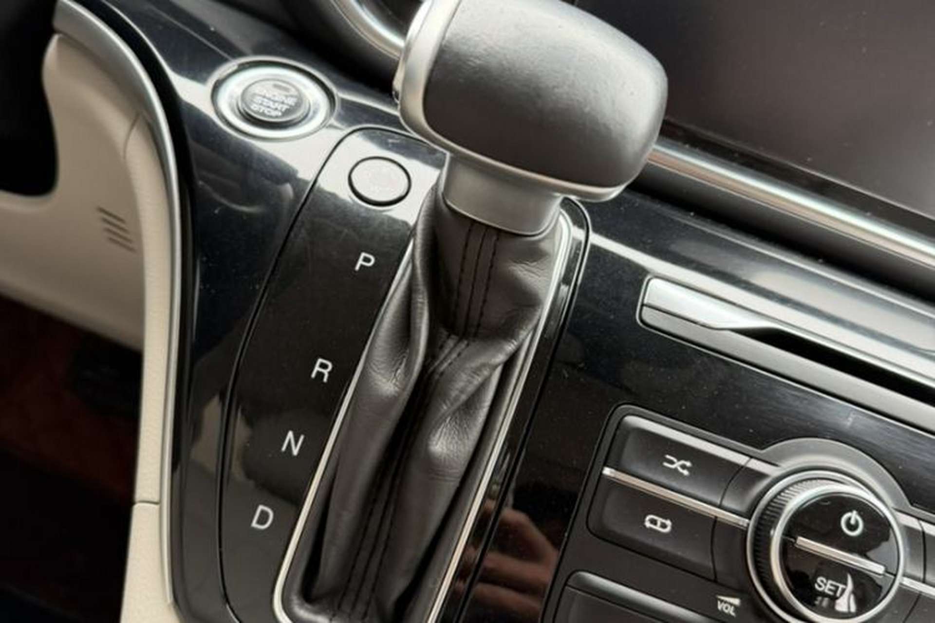 Used GAC Trumpchi M8 2018 320T Luxury Edition Gear Lever