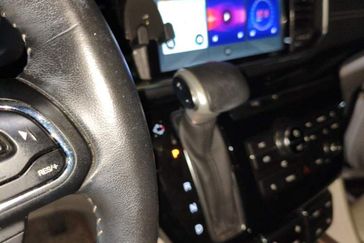 Used GAC Trumpchi M8 2018 320T Luxury Edition Gear Lever