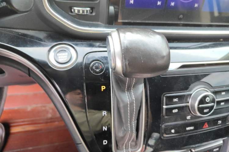 Used GAC Trumpchi M8 2018 320T Luxury Edition Gear Lever