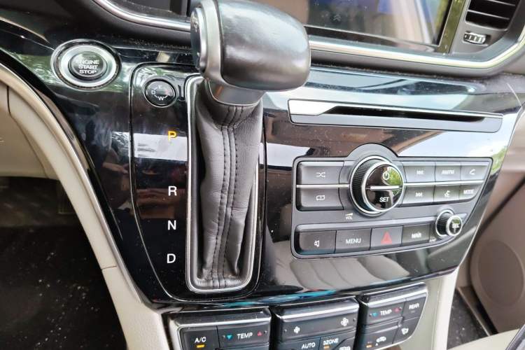 Used GAC Trumpchi M8 2018 320T Luxury Edition Gear Lever