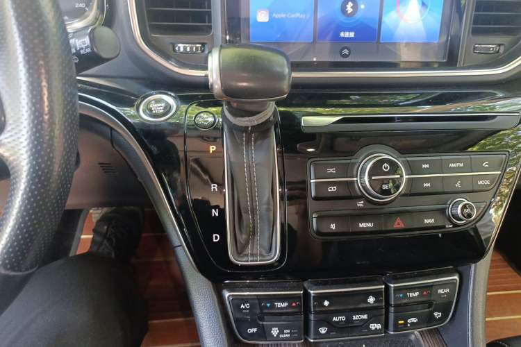Used GAC Trumpchi M8 2018 320T Luxury Edition Gear Lever
