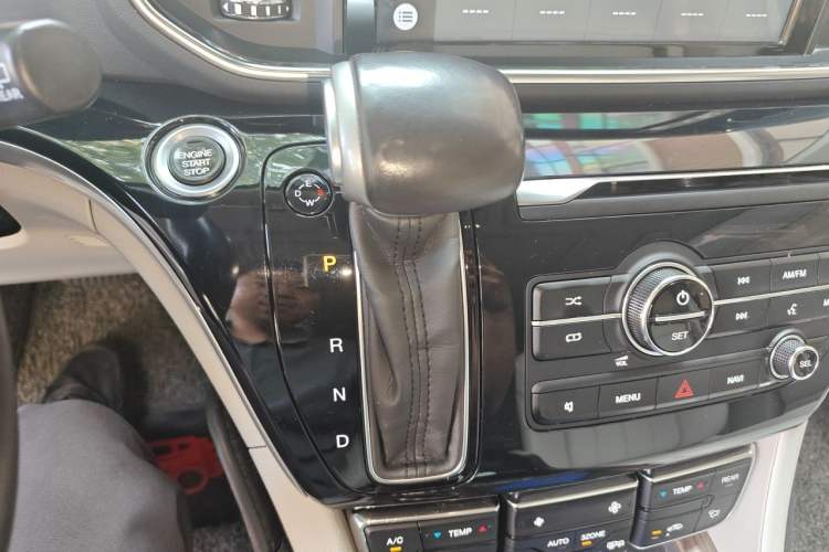Used GAC Trumpchi M8 2018 320T Luxury Edition Gear Lever