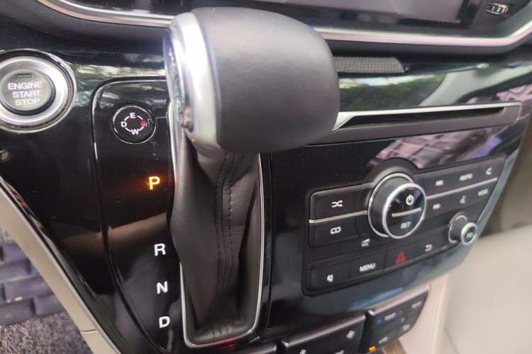 Used GAC Trumpchi M8 2018 320T Luxury Edition Gear Lever