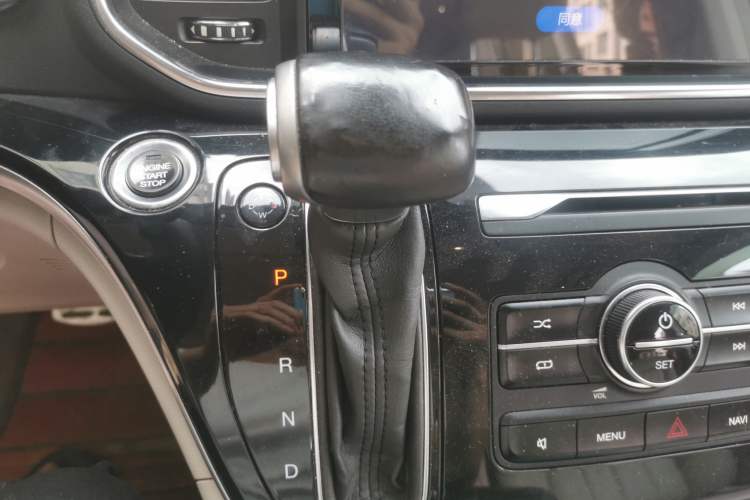 Used GAC Trumpchi M8 2018 320T Luxury Edition Gear Lever