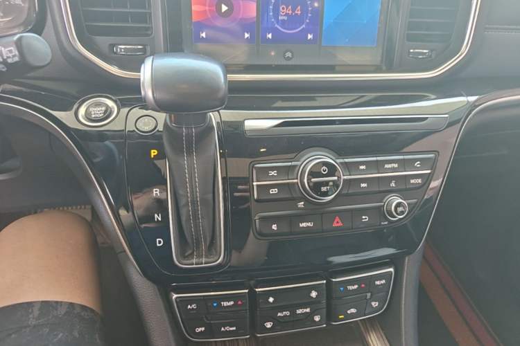 Used GAC Trumpchi M8 2018 320T Luxury Edition Gear Lever