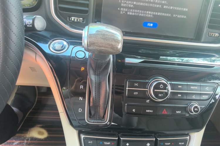 Used GAC Trumpchi M8 2018 320T Luxury Edition Gear Lever