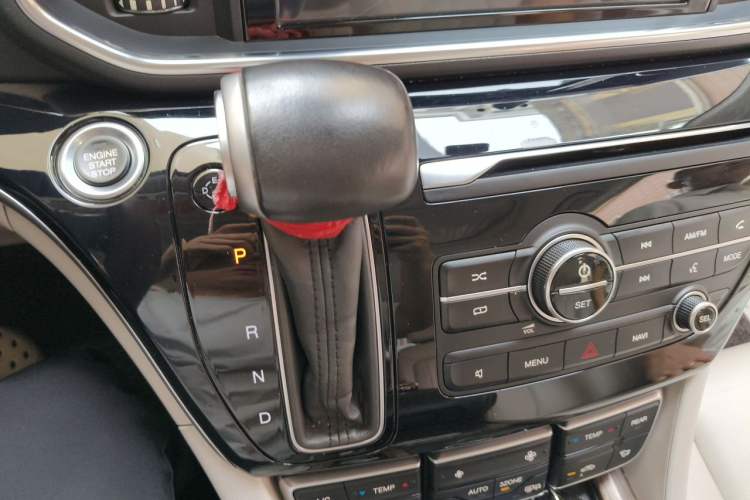Used GAC Trumpchi M8 2018 320T Luxury Edition Gear Lever