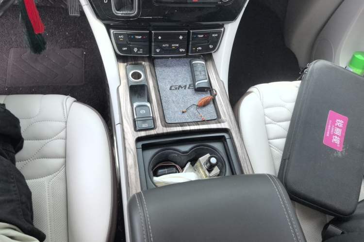 Used GAC Trumpchi M8 2018 320T Luxury Edition Gear Lever