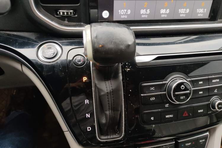 Used GAC Trumpchi M8 2018 320T Luxury Edition Gear Lever