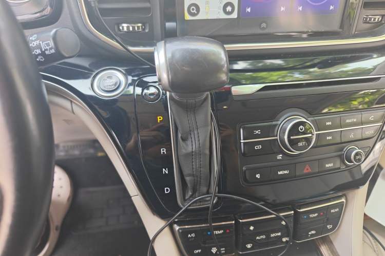 Used GAC Trumpchi M8 2018 320T Luxury Edition Gear Lever