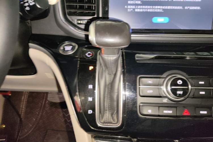 Used GAC Trumpchi M8 2018 320T Luxury Edition Gear Lever