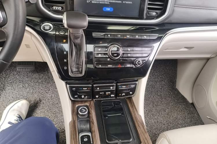 Used GAC Trumpchi M8 2018 320T Flagship Edition Gear Lever