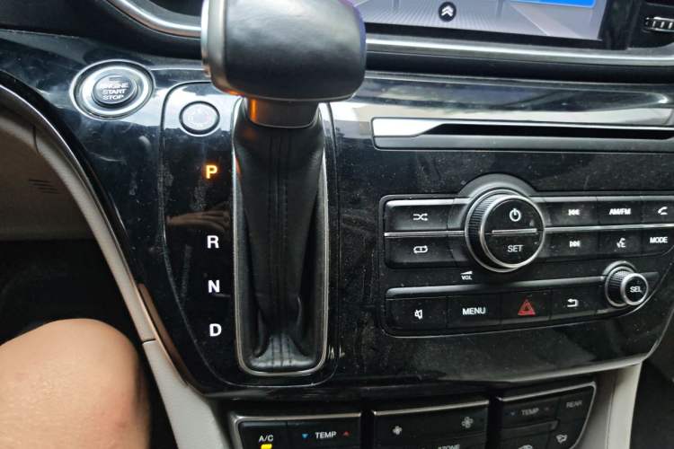 Used GAC Trumpchi M8 2018 320T Luxury Edition Gear Lever