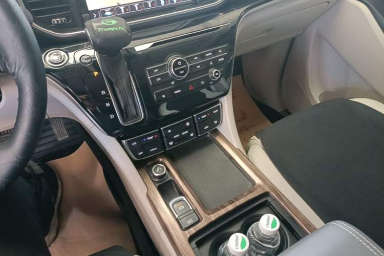 Used GAC Trumpchi M8 2018 320T Luxury Edition Gear Lever