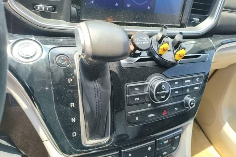 Used GAC Trumpchi M8 2018 320T Luxury Edition Gear Lever