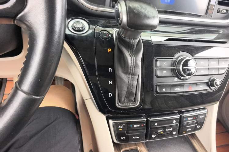 Used GAC Trumpchi M8 2018 320T Luxury Edition Gear Lever