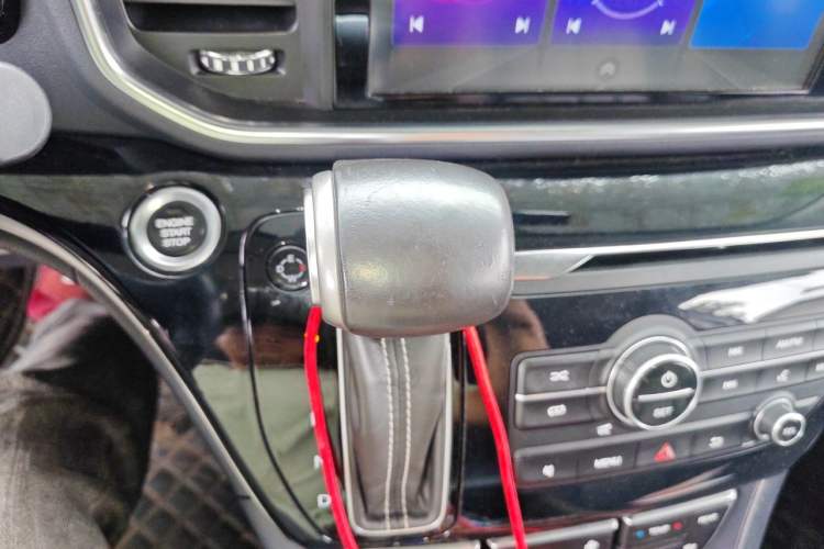 Used GAC Trumpchi M8 2018 320T Luxury Edition Gear Lever