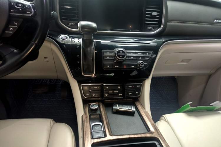 Used GAC Trumpchi M8 2018 320T Luxury Edition Gear Lever