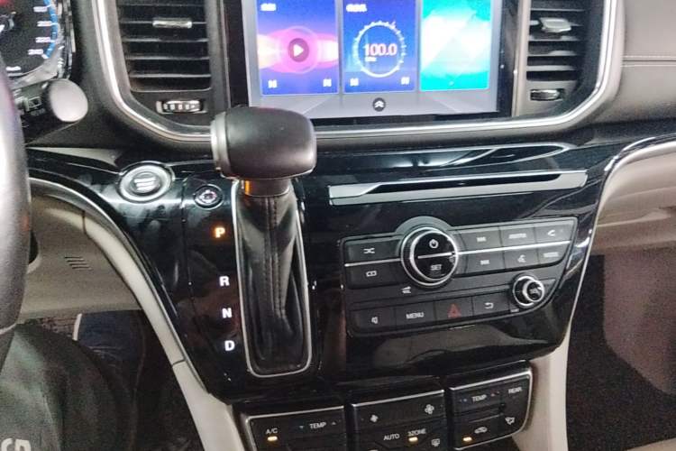 Used GAC Trumpchi M8 2018 320T Luxury Edition Gear Lever