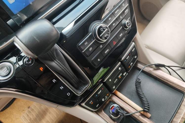 Used GAC Trumpchi M8 2018 320T Luxury Edition Gear Lever