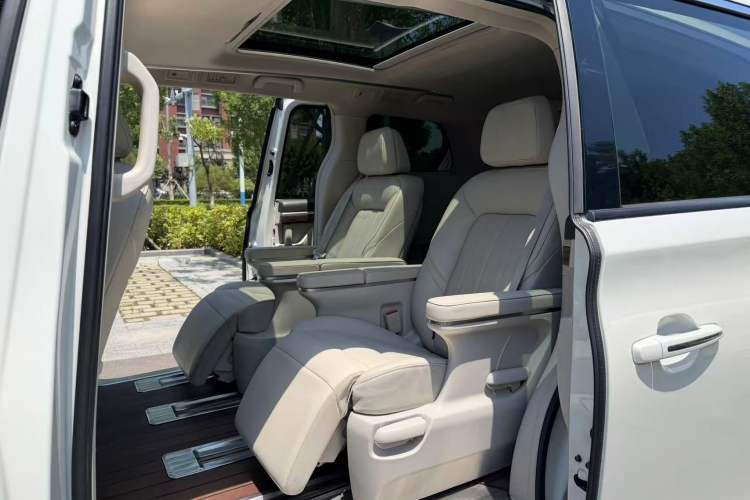 Used GAC Trumpchi M8 2018 320T Luxury Edition Interior 3