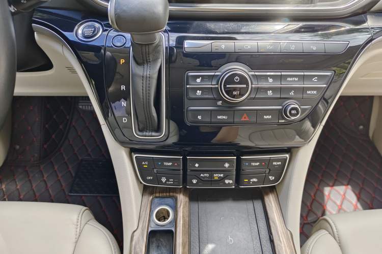 Used GAC Trumpchi M8 2018 320T Flagship Edition Interior 4