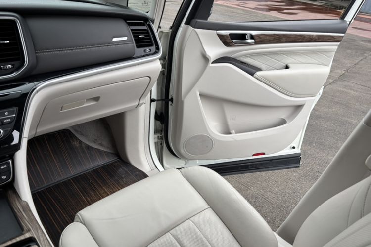 Used GAC Trumpchi M8 2018 320T Luxury Edition Interior 8
