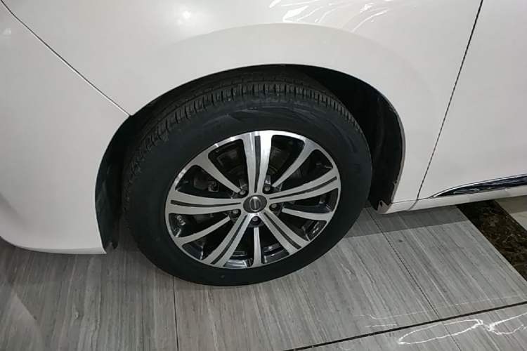 Used GAC Trumpchi M8 2018 320T Luxury Edition Left Front Wheel Hub