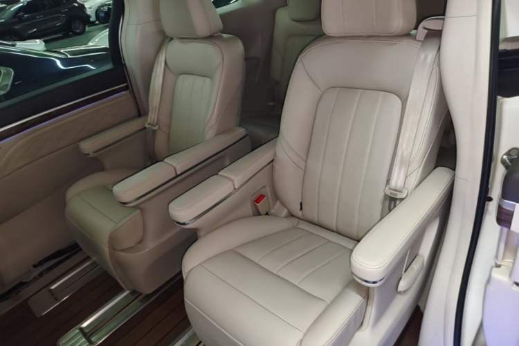 Used GAC Trumpchi M8 2018 320T Luxury Edition Left Rear Seat