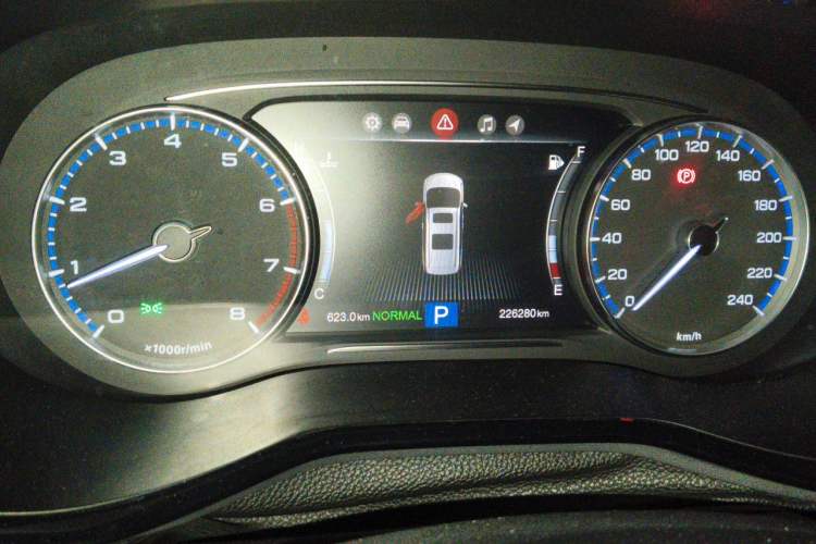 Used GAC Trumpchi M8 2018 320T Luxury Edition Odometer Close Up