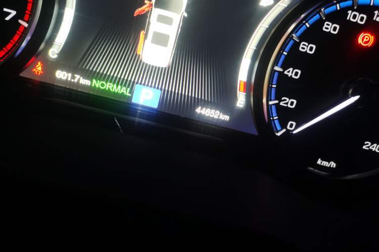 Used GAC Trumpchi M8 2018 320T Luxury Edition Odometer Close Up