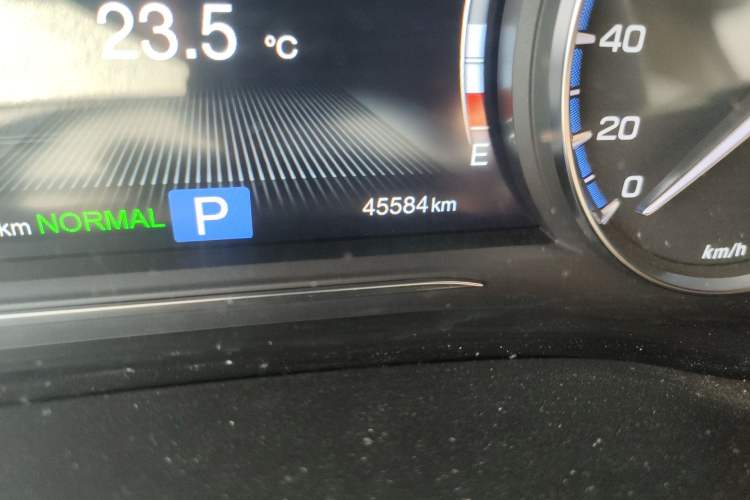 Used GAC Trumpchi M8 2018 320T Luxury Edition Odometer Close Up