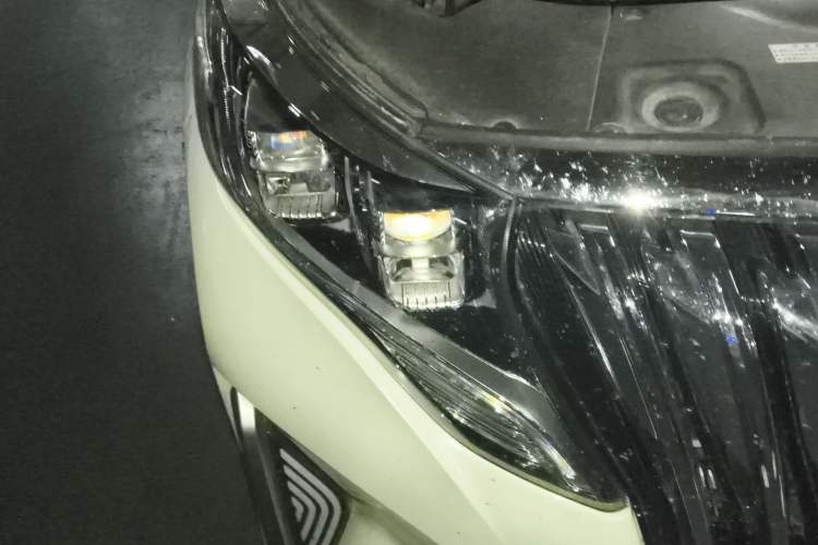Used GAC Trumpchi M8 2018 320T Luxury Edition Right Front Headlight