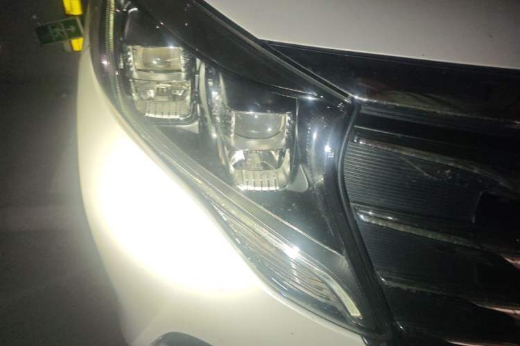 Used GAC Trumpchi M8 2018 320T Luxury Edition Right Front Headlight