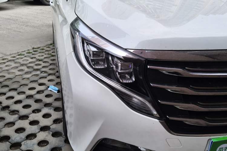 Used GAC Trumpchi M8 2018 320T Luxury Edition Right Front Headlight
