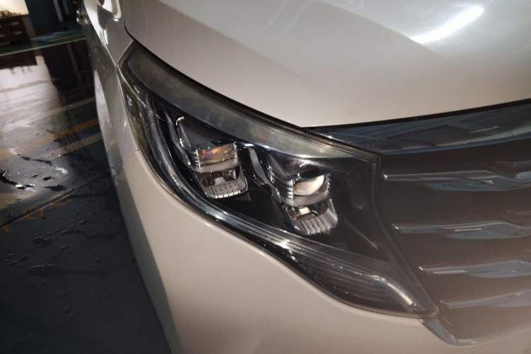 Used GAC Trumpchi M8 2018 320T Luxury Edition Right Front Headlight