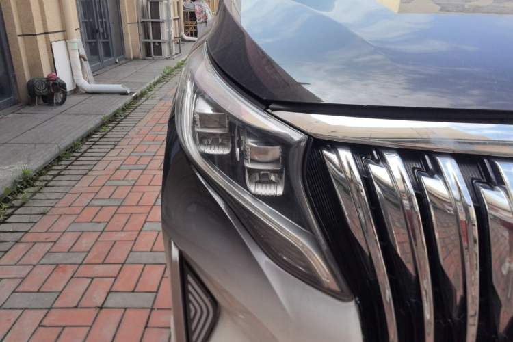 Used GAC Trumpchi M8 2018 320T Luxury Edition Right Front Headlight