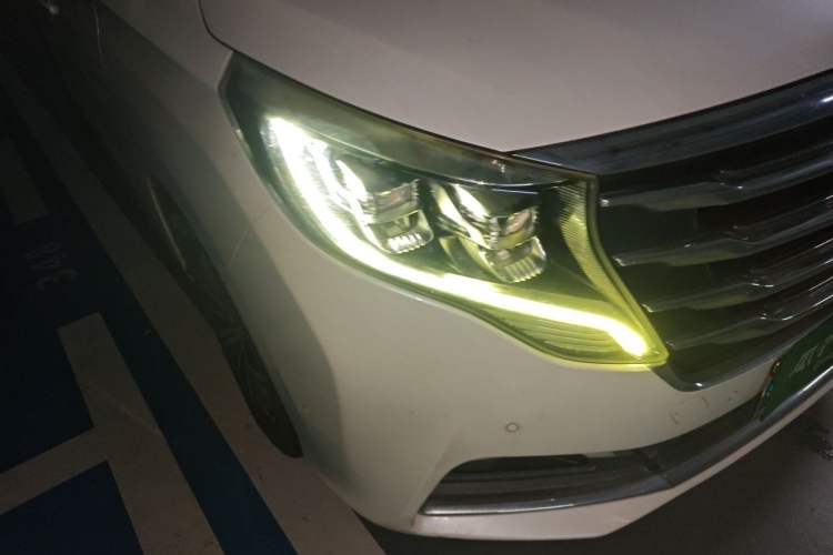 Used GAC Trumpchi M8 2018 320T Flagship Edition Right Front Headlight