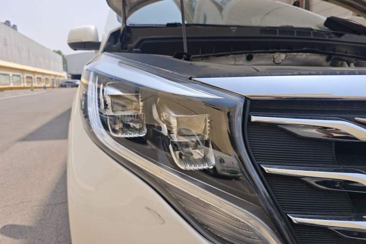 Used GAC Trumpchi M8 2018 320T Luxury Edition Right Front Headlight