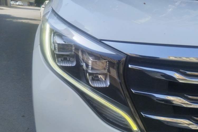 Used GAC Trumpchi M8 2018 320T Luxury Edition Right Front Headlight