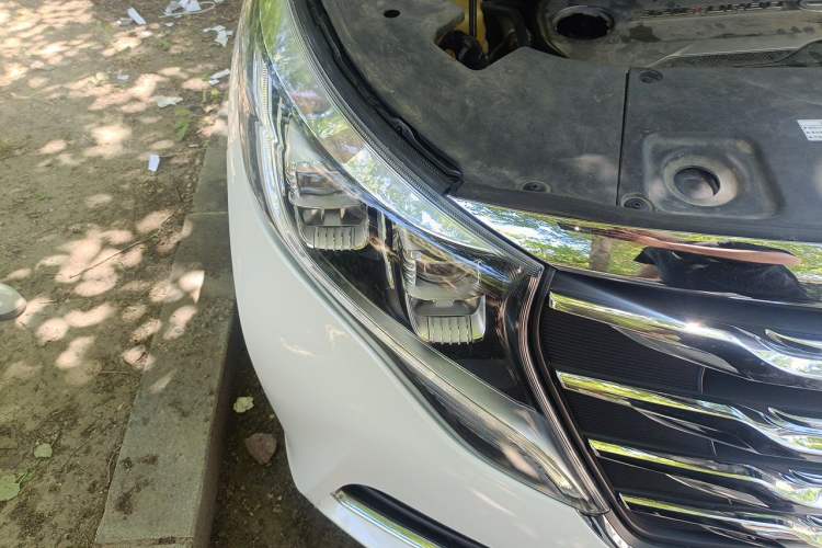 Used GAC Trumpchi M8 2018 320T Luxury Edition Right Front Headlight