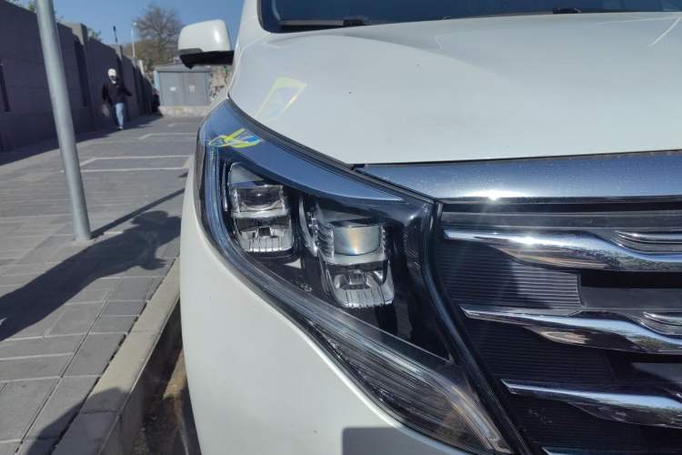 Used GAC Trumpchi M8 2018 320T Flagship Edition Right Front Headlight
