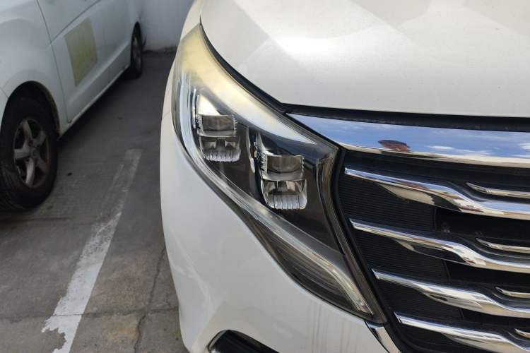 Used GAC Trumpchi M8 2018 320T Luxury Edition Right Front Headlight