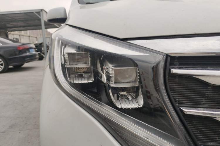 Used GAC Trumpchi M8 2018 320T Luxury Edition Right Front Headlight