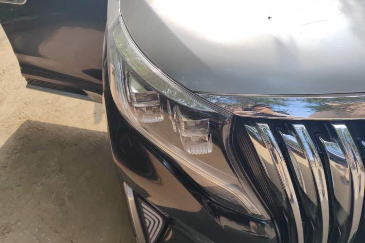 Used GAC Trumpchi M8 2018 320T Flagship Edition Right Front Headlight