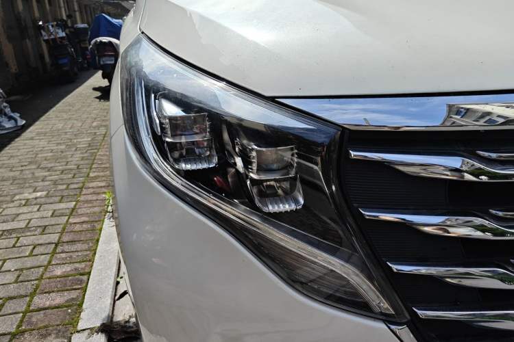 Used GAC Trumpchi M8 2018 320T Luxury Edition Right Front Headlight