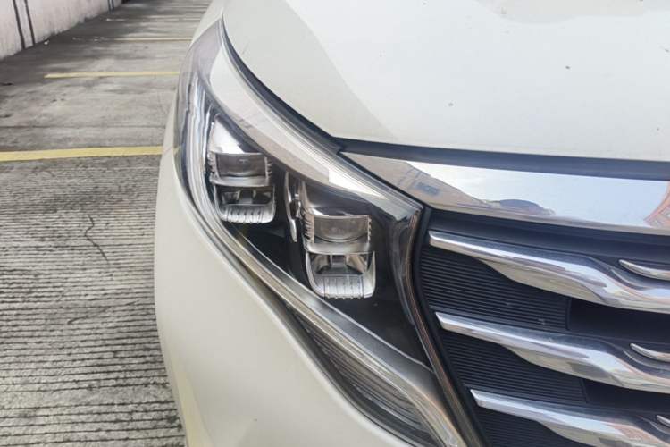 Used GAC Trumpchi M8 2018 320T Luxury Edition Right Front Headlight