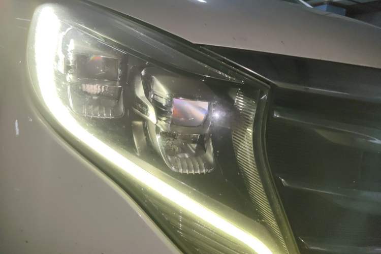 Used GAC Trumpchi M8 2018 320T Luxury Edition Right Front Headlight