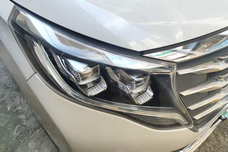 Used GAC Trumpchi M8 2018 320T Luxury Edition Right Front Headlight